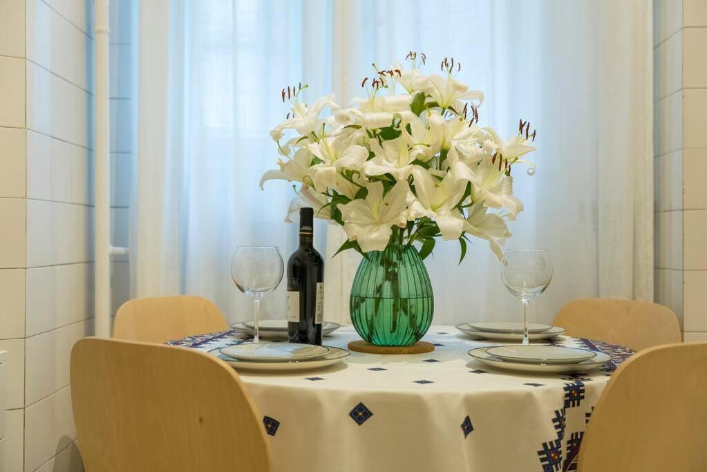 Ultra-Central University Square Apartament Apartament Бухарест Екстер'єр фото